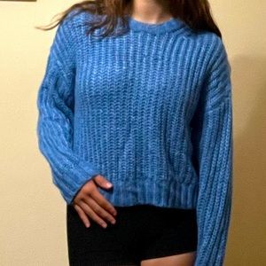 AMERICAN EAGLE BLUE SWEATER